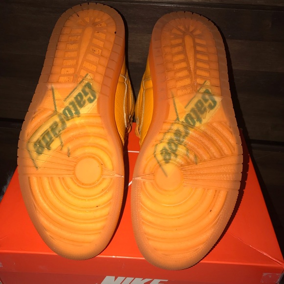 Nike air jordan 1s Gatorade - Picture 3 of 3